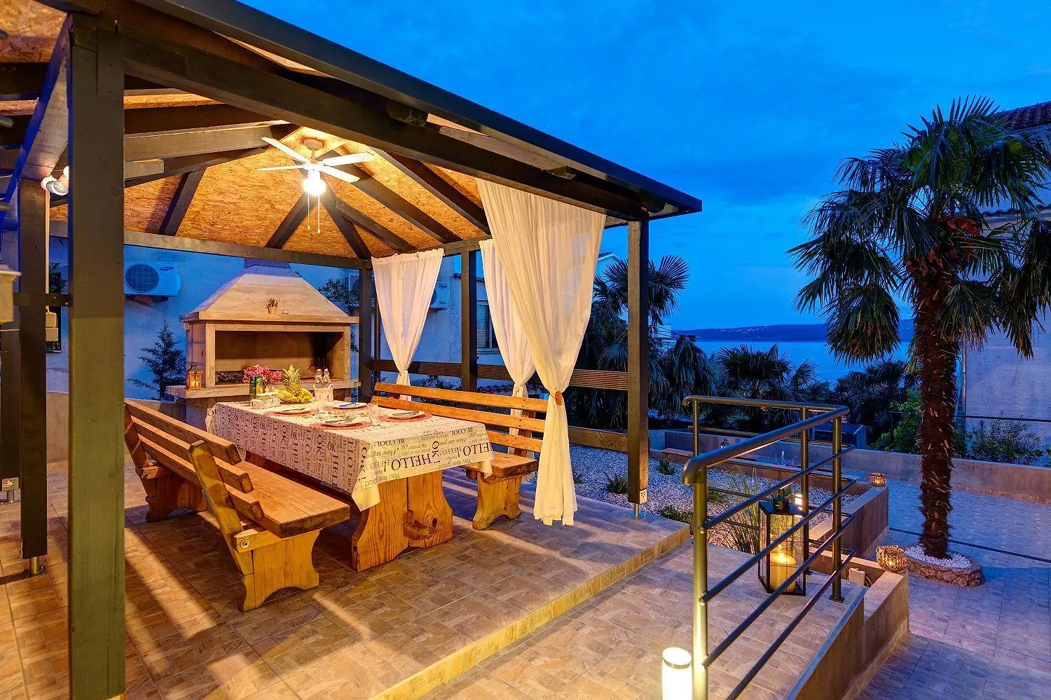 Modernes Apartment Nur 150 Meter Zum Strand Mit Pool, Jacuzzi, Meerblick, Billard Dramalj